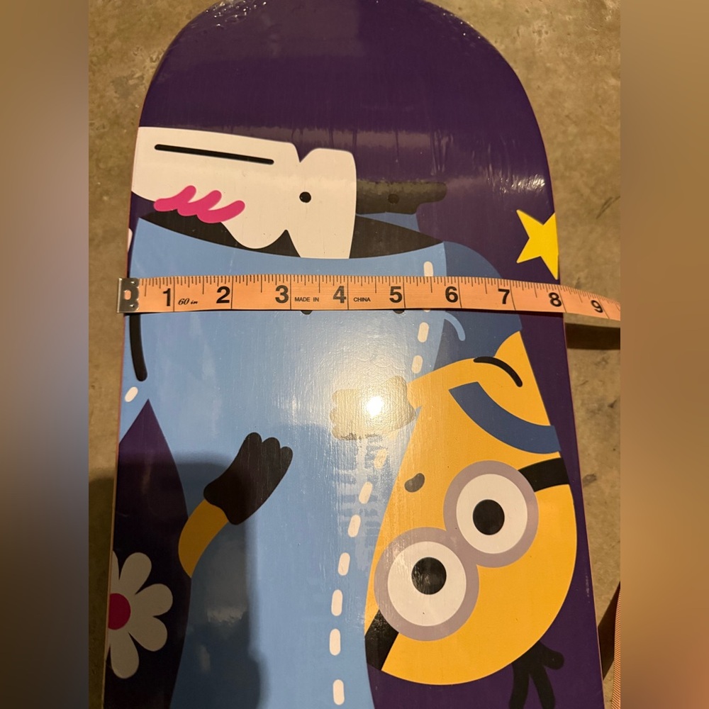 BRAND NEW SEALED MINIONS SKATEBOARD - Picture 3 of 4